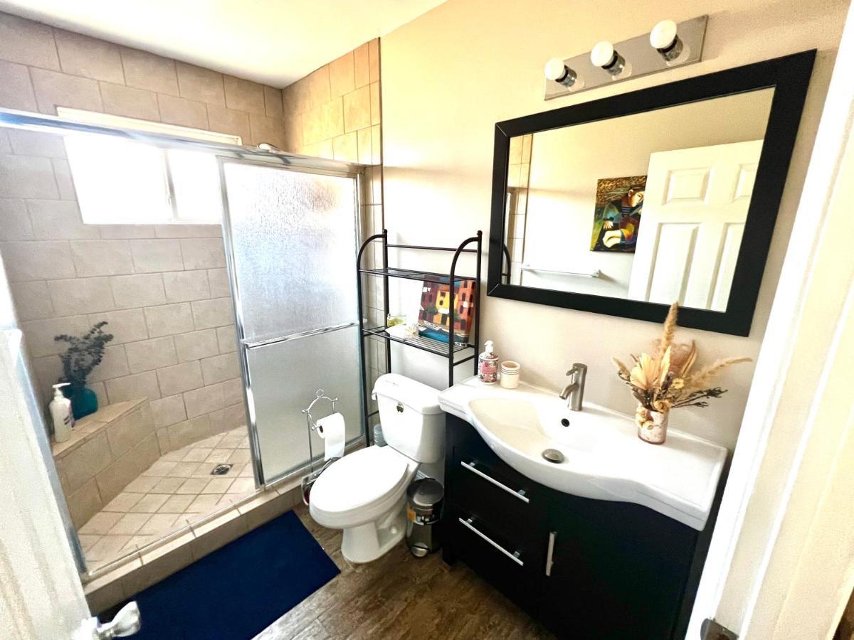 Sweet Tuscan Dreams-Private Entrance & Bathroom With Patio Los Angeles Eksteriør bilde